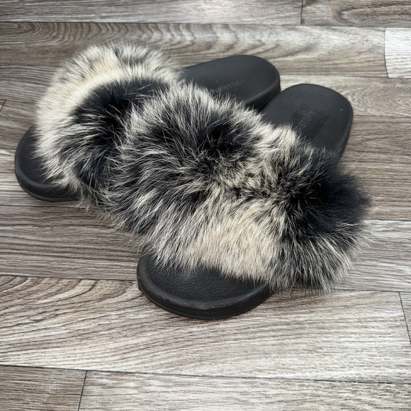 Furstory Shoes - Women's Size 10-11 Faux Fur Slides Black Furry Sandals NEW